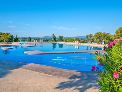 Luxury camping - Golf - Castell Montgri - Vacanceselect