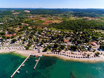 Luxury camping - Volleyball - Croatia - Camping Val Saline - Vacanceselect