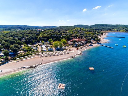 Luxury camping - Volleyball - Croatia - Camping Val Saline - Vacanceselect