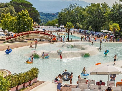 Luxuscamping - Swimmingpool - Arezzo - Camping Norcenni Girasole Club - Vacanceselect
