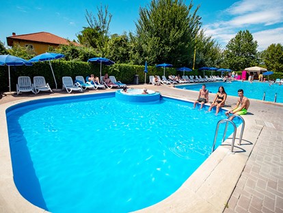 Luxury camping - Swimmingpool - Camping Cisano & San Vito - Vacanceselect