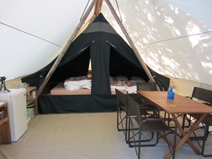 Luxuscamping - Art der Unterkunft: Lodgezelt - Drôme - Zeltbungalow - Innen - Camping Huttopia Dieulefit Zeltbungalow Huttopia auf Camping Huttopia Dieulefit