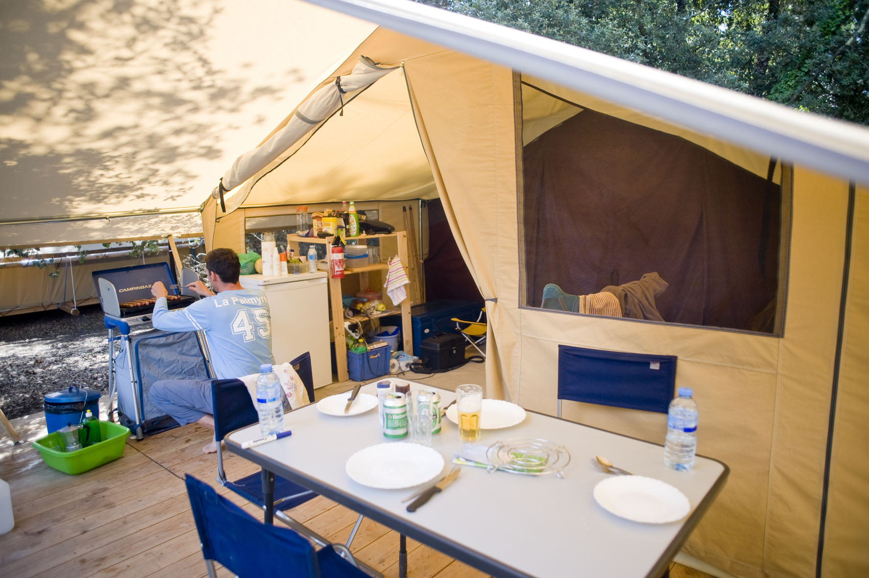Alojamiento glamping - Zelt Toile & Bois Classic IV - Innen  - Zelt Toile & Bois Classic für 4 Pers. auf Camping Indigo Paris