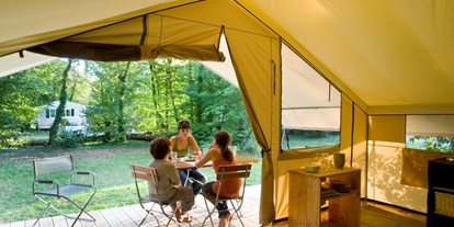 Luxuscamping - Privas - Zelt Toile & Bois Classic V - Innen - Camping Huttopia Le Moulin Zelt Toile & Bois Classic für 5 Pers. auf Camping Huttopia Le Moulin