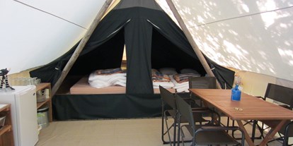 Luxuscamping - Art der Unterkunft: Lodgezelt - Gard - Zeltbungalow - Innen - Camping Huttopia Sud Ardèche Zeltbungalow Huttopia auf Camping Huttopia Sud Ardèche