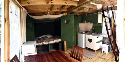 Luxuscamping - La Spezia - Innenraum des Lodge-Zeltes - Camping Mare Monti M&M Double Lodge