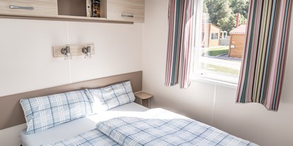 Luxuscamping - Preisniveau: moderat - Elternschlafzimmer - Camping & Ferienpark Orsingen Mobilheime im Camping & Ferienpark Orsingen