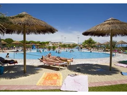Luxury camping - Dusche - Venedig - Am Pool - Villaggio Turistico Internazionale Villa Adria auf Villaggio Turistico Internazionale