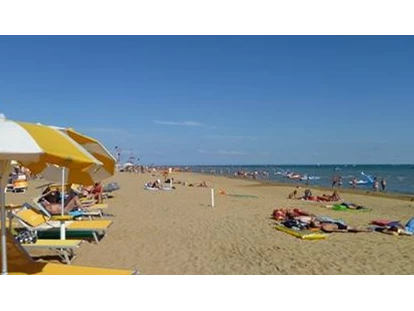 Luxury camping - Dusche - Venedig - Der Strand - Villaggio Turistico Internazionale Top-Caravan am Camping Villaggio Turistico Internazionale