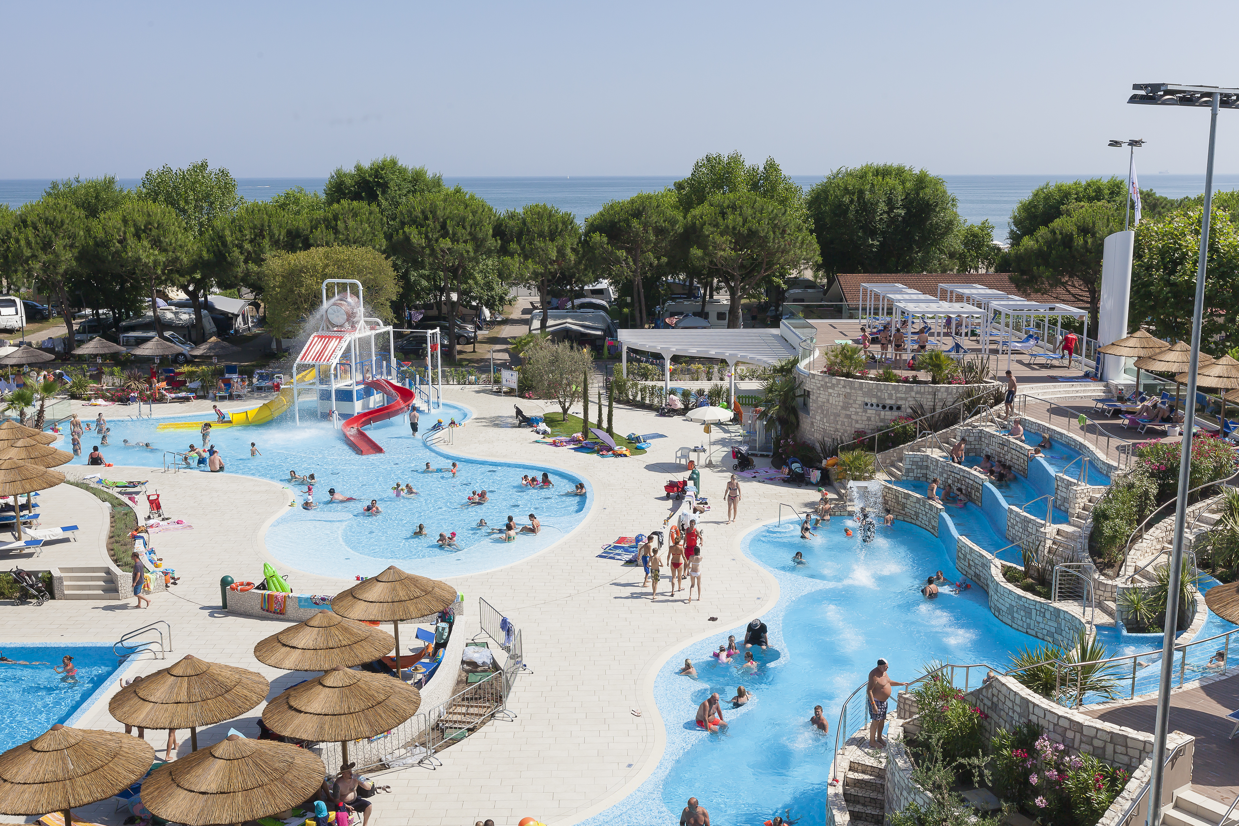 Luxuscamping: Schwimmbad - Camping Ca' Pasquali Village: Caravan direkt am Meer auf Camping Ca' Pasquali Village