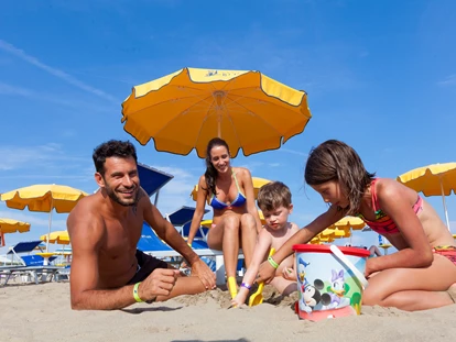 Luxuscamping - Klimaanlage - Camping Vela Blu Mobilheim Family Platinum auf Camping Vela Blu