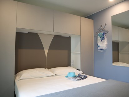 Luxury camping - getrennte Schlafbereiche - Cavallino - Doppelzimmer - Camping Vela Blu Mobilheim Lido Platinum auf Camping Vela Blu