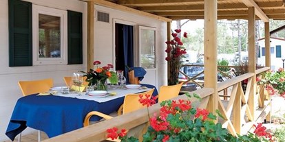 Luxuscamping - getrennte Schlafbereiche - Cavallino - Terrasse - Camping Vela Blu Mobilheim Top Residence Gold am Camping Vela Blu
