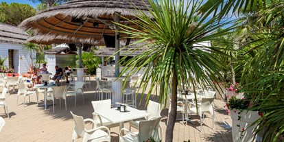 Luxuscamping - Terrasse - Venetien - Poolbar - Camping Vela Blu Mobilheim Torcello Platinum auf Camping Vela Blu