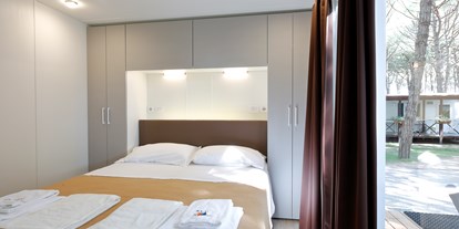 Luxuscamping - Terrasse - Venetien - Doppelzimmer - Camping Vela Blu Mobilheim Top Residence Platinum auf Camping Vela Blu