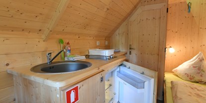 Luxuscamping - WC - Pleinfeld - Küchenzeile im Family-Troll - Waldcamping Brombach Family Troll am Waldcamping Brombach