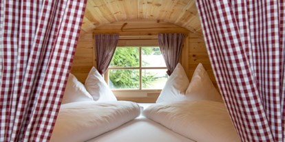Luxuscamping - Südtirol - Bozen - Campingfass Schlaf Raum - Camping Residence Chalet CORONES Schlaffässer auf Camping Residence Chalet CORONES