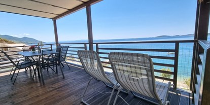 Luxuscamping - Sonnenliegen - Split - Dubrovnik - Premium mobile home terrace - Lavanda Camping**** Premium Mobile Home with sea view