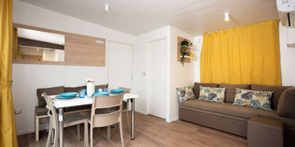 Luxuscamping - Sonnenliegen - Dalmatien - Living room - Lavanda Camping**** Luxury Mobile Home mit swimmingpool