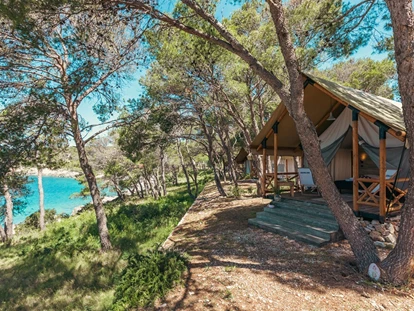 Luxury camping - Dusche - Adria - Glamping Lodges im  Obonjan Island Resort - Obonjan Island Resort Glamping Lodges