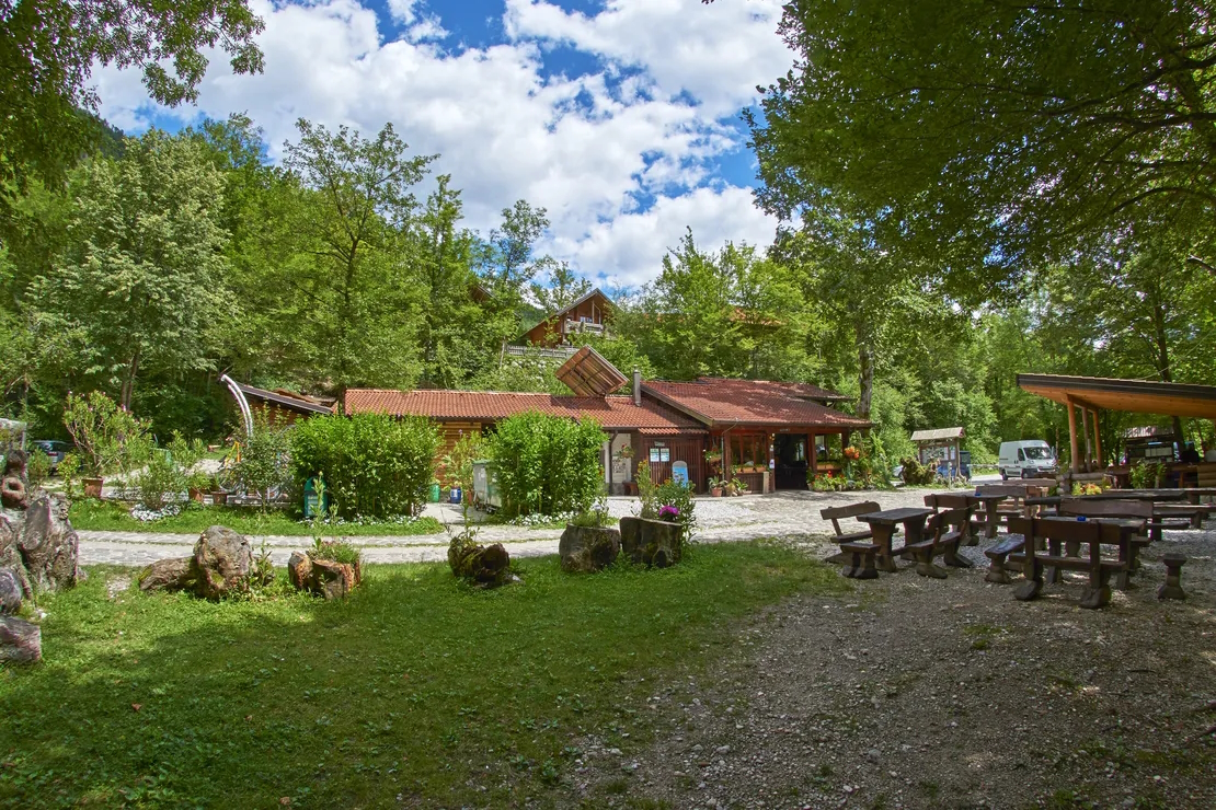 Camping de lujo - Angeln - Kamp Koren Rezeption - Campingplatz Koren Kobarid