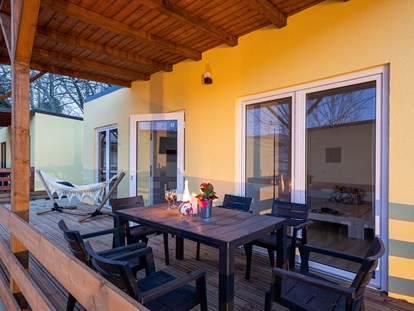 Luxuscamping - Kühlschrank - Zadar - Šibenik - Camp Karin Mobile houses Sunny Resort - 2-Bett-Bungalow mit Meerblick