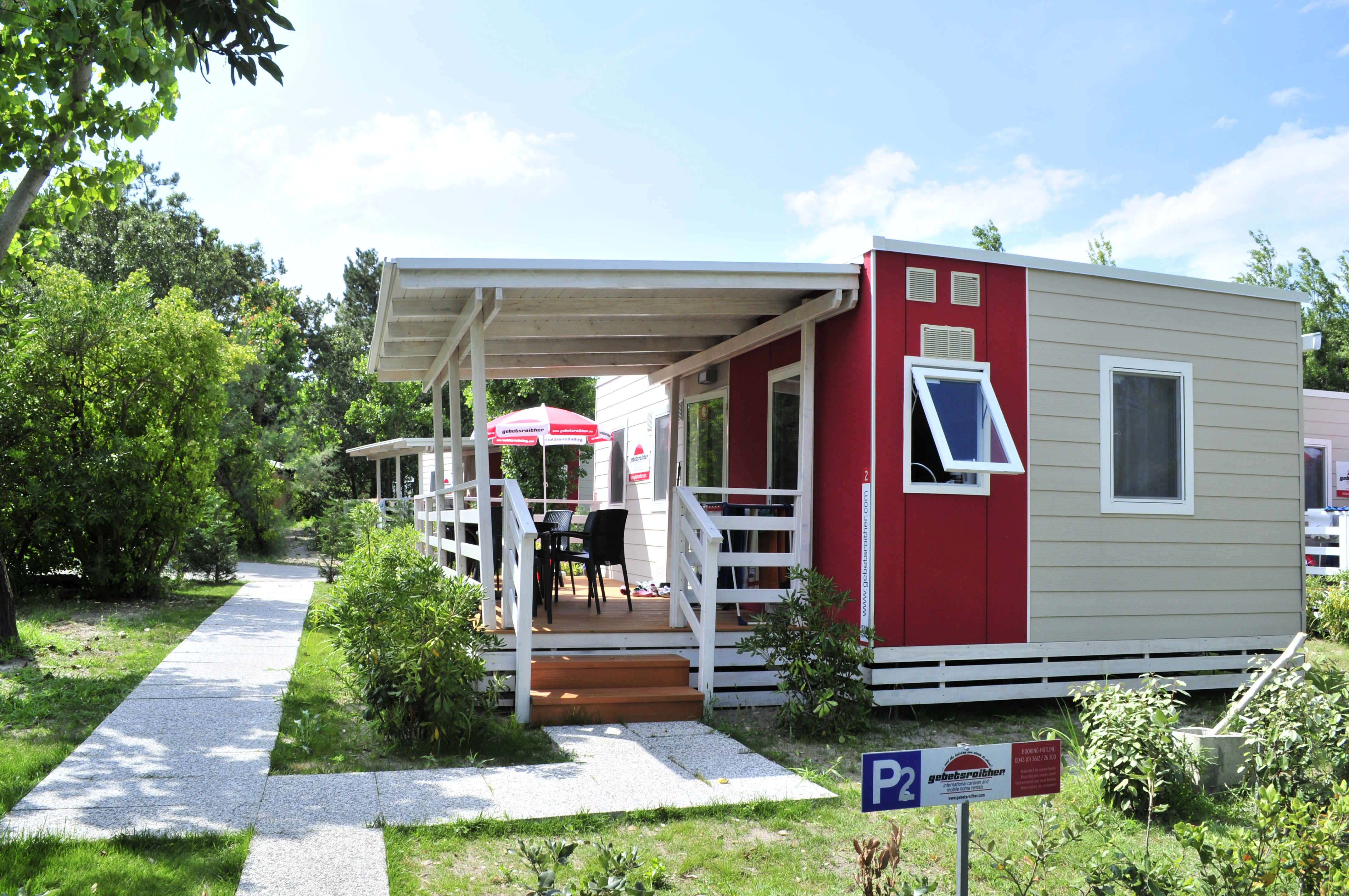 Luxuscamping: Luxusmobilheim I - Camping Village Rosapineta - Gebetsroither: Luxusmobilheim von Gebetsroither am Camping Village Rosapineta