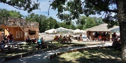 Luxuscamping - Gartenmöbel - Rhône-Alpes - Bar und Snack - Domaine de la Dombes Schwimmende Hütten auf Domaine de la Dombes