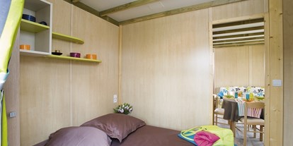 Luxuscamping - Pierrefitte-sur-Sauldre - Chalet 2 Schlafzimmer Basic - Domaine des Alicourts Chalet / Cottage für 2-4 Personen auf Domaine des Alicourts