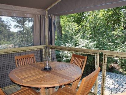 Luxury camping - Safari Lodge - Terrasse - Domaine des Alicourts Safari Lodge für 4 Personen auf Domaine des Alicourts