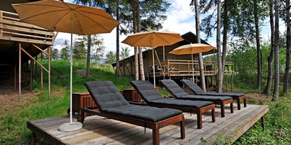 Luxuscamping - Österreich - Safari-Lodge-Zelt "Zebra" - Nature Resort Natterer See Safari-Lodge-Zelt "Zebra" am Nature Resort Natterer See