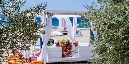 Luxuscamping - Kochmöglichkeit - Zadar - Šibenik - Der Strand - Zaton Holiday Resort Glamping Zelte auf Zaton Holiday Resort