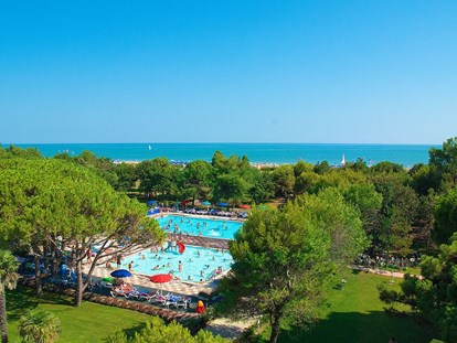 Luxury camping - Gebetsroither - Italy - Gepflegte Anlagen - Camping Residence il Tridente - Gebetsroither Wohnwagen von Gebetsroither am Camping Residence il Tridente