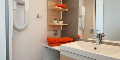 Luxuscamping - WC - Béziers - Das Bad - Camping Le Sérignan Plage Cottage Patio für 7 Personen am Camping Le Sérignan Plage