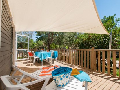 Luxury camping - barrierefreier Zugang - Hérault - Die Terrasse - Camping Le Sérignan Plage Cottage "PMR" für 4 Personen am Camping Le Sérignan Plage