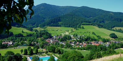 Luxuscamping - Gartenmöbel - Baden-Württemberg - Camping Schwarzwaldhorn Schwarzwald-Lodge auf Camping Schwarzwaldhorn