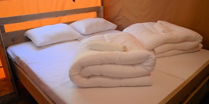 Luxuscamping - Art der Unterkunft: Lodgezelt - Bett - Camping Baldarin Glamping-Zelte auf Camping Baldarin