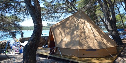 Luxuscamping - Terrasse - Kvarner - Bell Tent - Camping Baldarin Glamping-Zelte auf Camping Baldarin