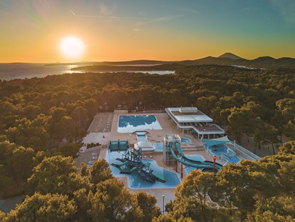 Luxuscamping - Zadar - Šibenik - Aquapark Čikat - Camping Cikat Luxuriöse Mobilheime Typ Freed-Home auf Camping Cikat