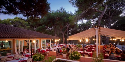 Luxuscamping - Zadar - Šibenik - Restaurant - Camping Cikat Mobilheime Typ C auf Camping Cikat