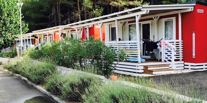 Luxuscamping - Sonnenliegen - Dalmatien - San Marino Camping Resort - Gebetsroither Luxusmobilheim von Gebetsroither am San Marino Camping Resort