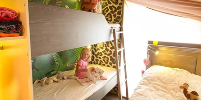 Luxury camping - getrennte Schlafbereiche - Italy - Kinderzimmer - Camping Village Cavallino - Suncamp SunLodge Safari von Suncamp auf Camping Village Cavallino
