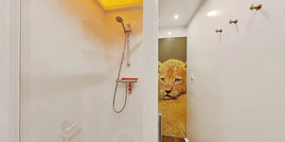 Luxuscamping - Dusche - Adria - Badezimmer im Zelt - Union Lido - Suncamp SunLodge Safari von Suncamp auf Union Lido