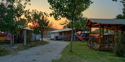 Luxury camping - Kochmöglichkeit - Italy - Sunlodge Jungle Zelte am Campingplatz - Union Lido - Suncamp SunLodge Jungle von Suncamp auf Union Lido