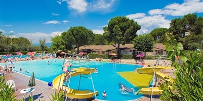 Luxury camping - Dusche - Gardasee - Verona - Glamping auf Camping Cisano - Camping Cisano - Suncamp SunLodge Maple von Suncamp auf Camping Cisano