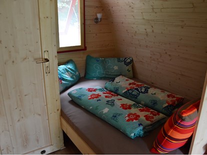 Luxury camping - Art der Unterkunft: Hütte/POD - gemütliches Doppelbett - Naturcampingpark Rehberge Glamping-Pod Waldemar am Wurlsee - Naturcampingpark Rehberge