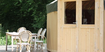 Luxury camping - Kühlschrank - Germany - In der Sommersonne die Natur genießen - Uhlenköper-Camp Jurten auf dem Uhlenköper-Camp Uelzen