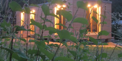 Luxury camping - Preisniveau: moderat - Mobilheim bei Nacht - Uhlenköper-Camp Mobilheim auf dem Uhlenköper-Camp Uelzen