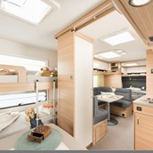 Luxuscamping: Wohnraum - Mobilheime direkt an der Ostsee: Glamping Caravan