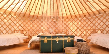 Luxuscamping - Gartenmöbel - Schweiz - Camping Bellinzona Mongolische Jurte am Camping Bellinzona